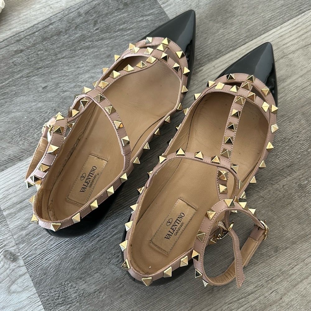 Valentino Garavani Rockstud strapped flats